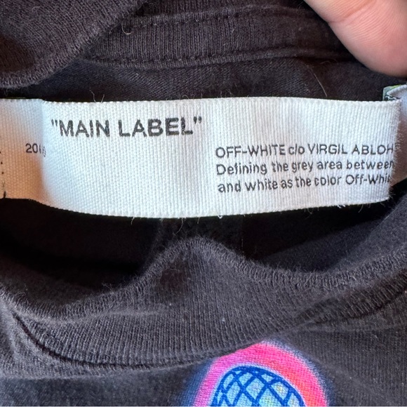 SOLD!! OFF WHITE L/S - Picture 4 of 9